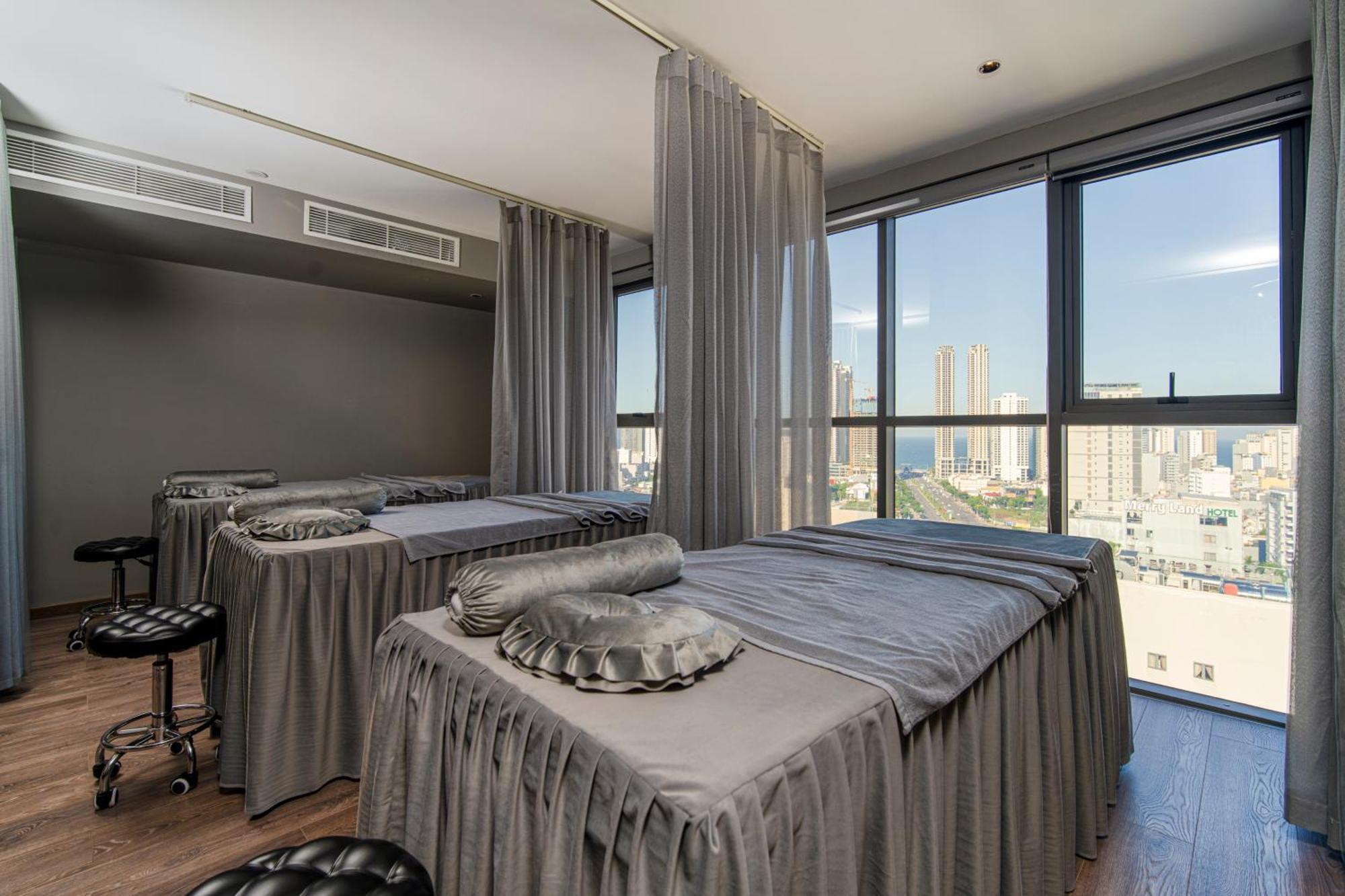 Luxtery Hotel & Spa Da Nang Esterno foto