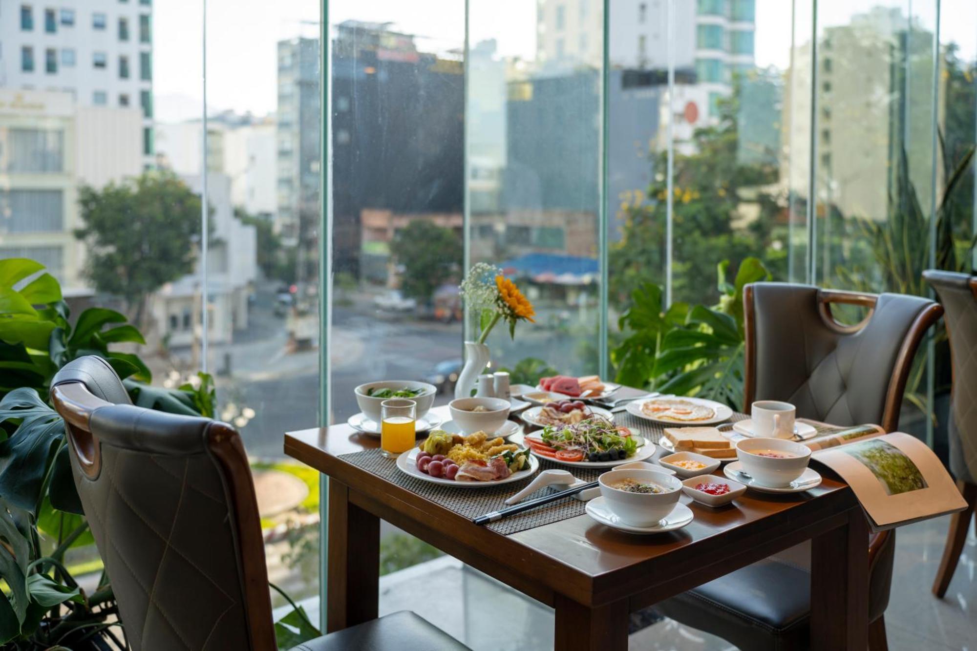 Luxtery Hotel & Spa Da Nang Esterno foto