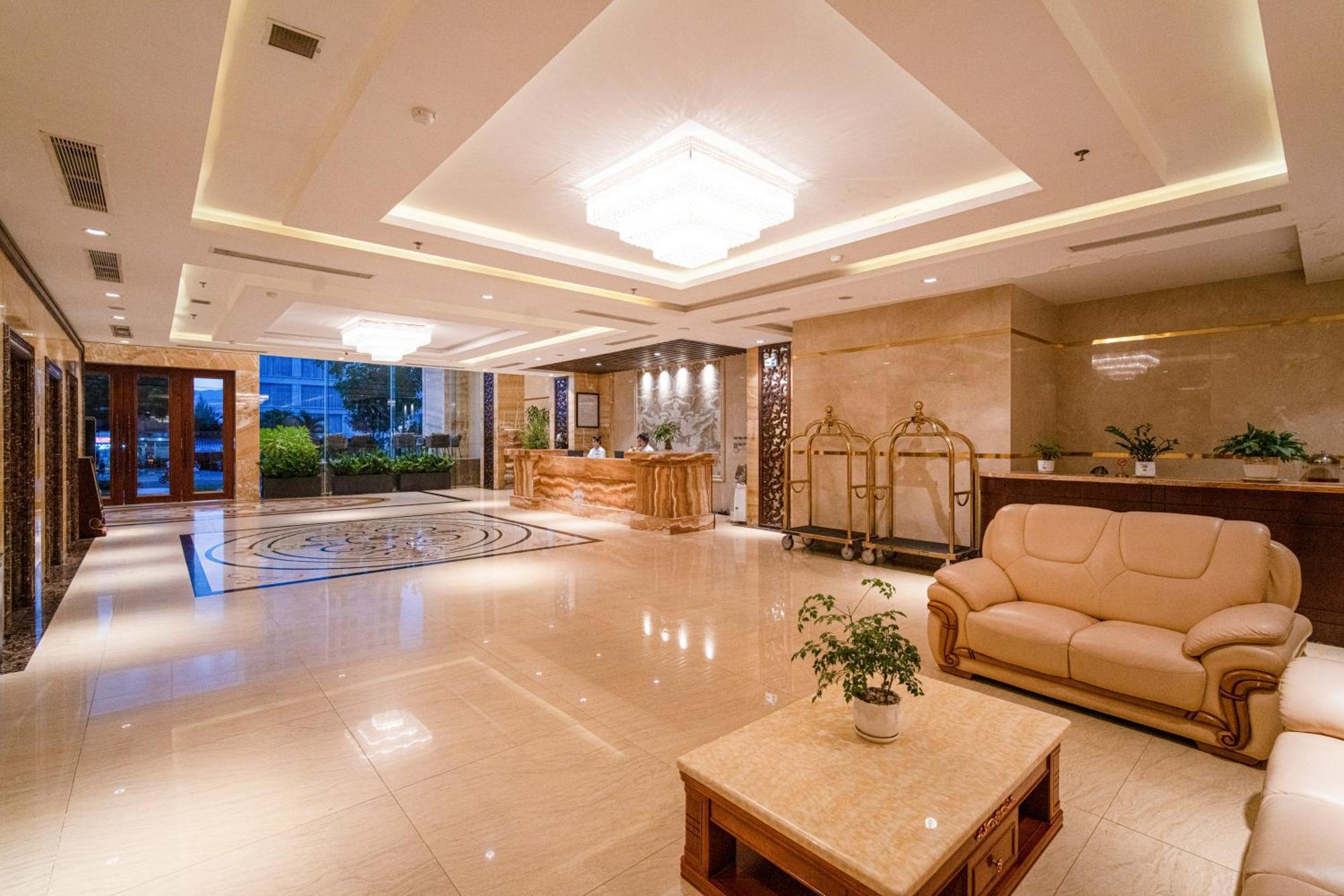 Luxtery Hotel & Spa Da Nang Esterno foto