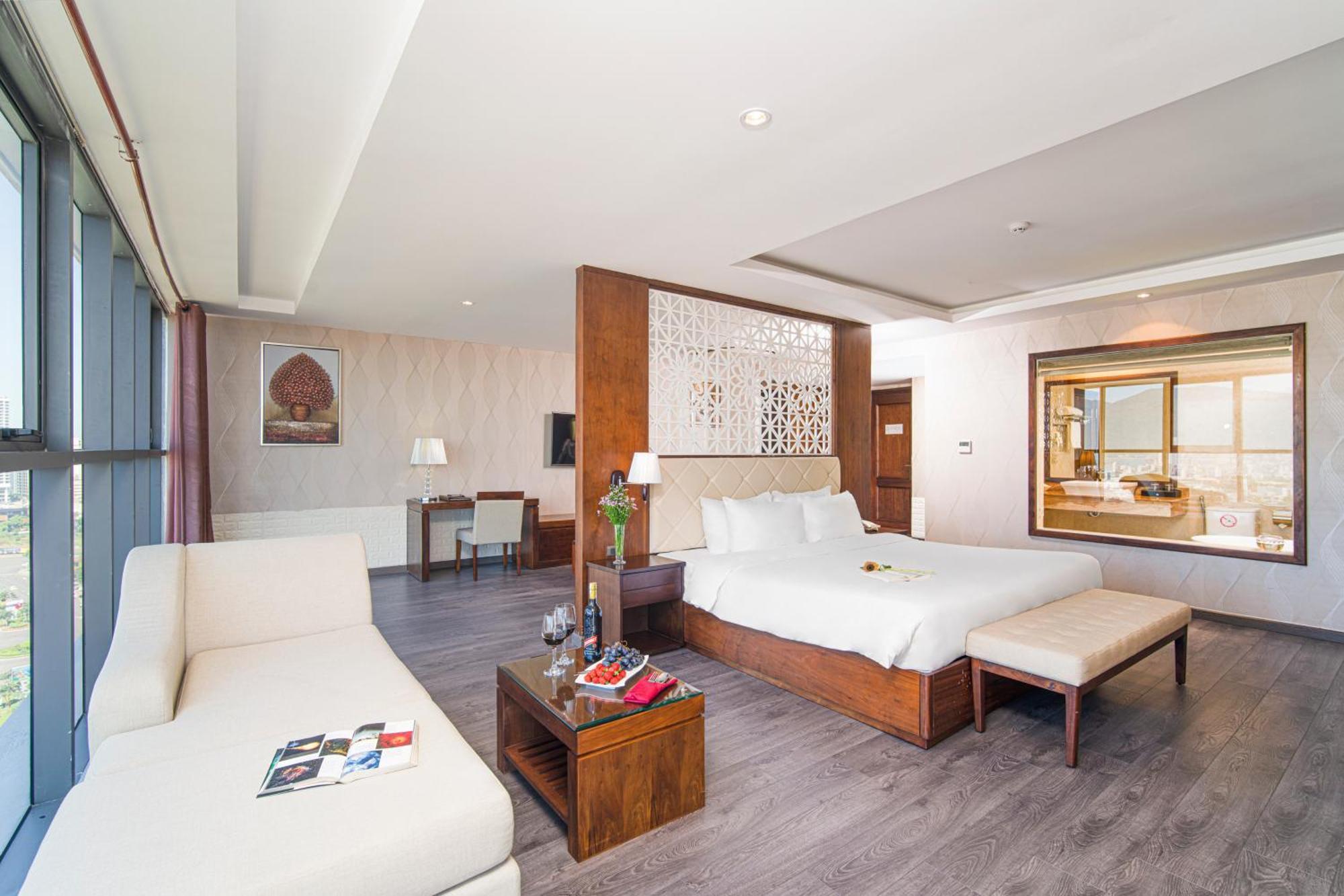 Luxtery Hotel & Spa Da Nang Esterno foto