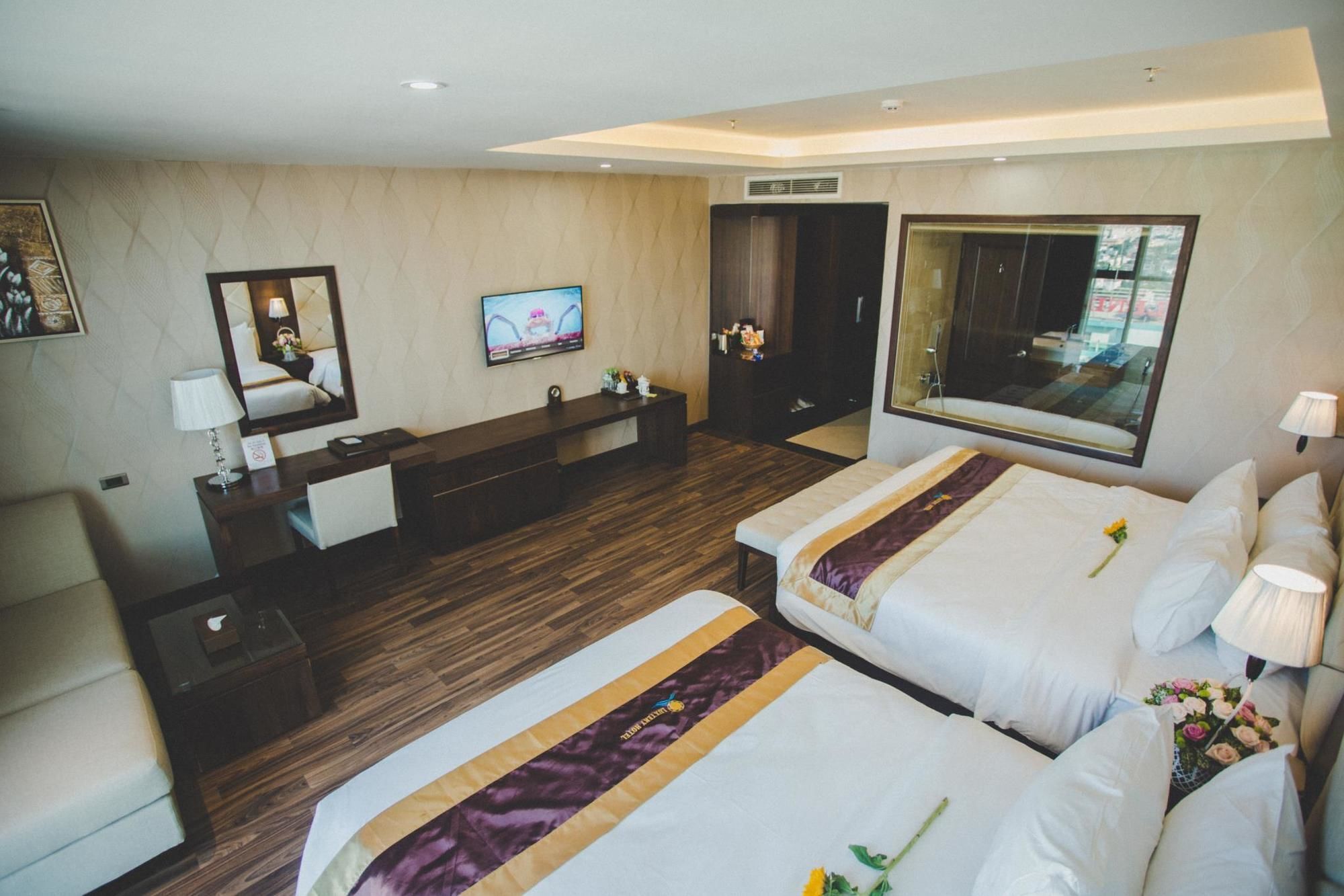 Luxtery Hotel & Spa Da Nang Esterno foto